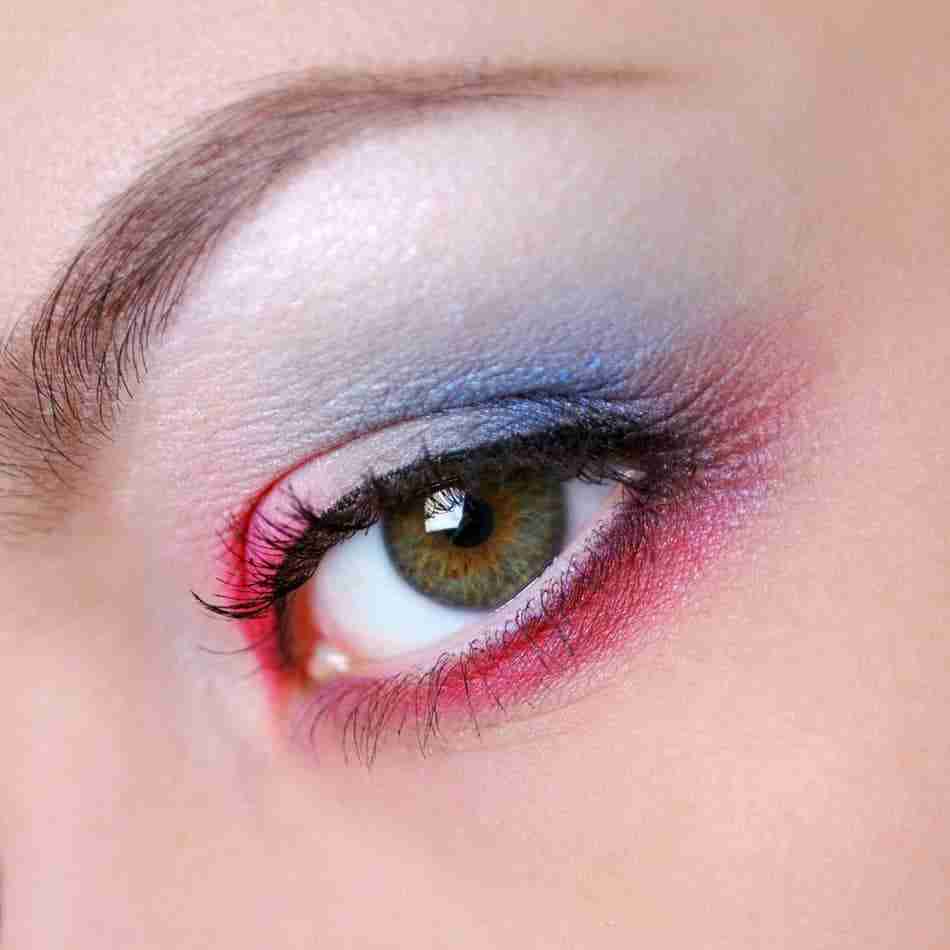 neon 80s eyeshadow