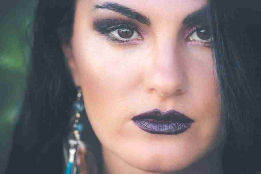 dark 80s lipstick