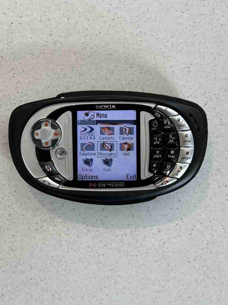 2004- Nokia N-Gage